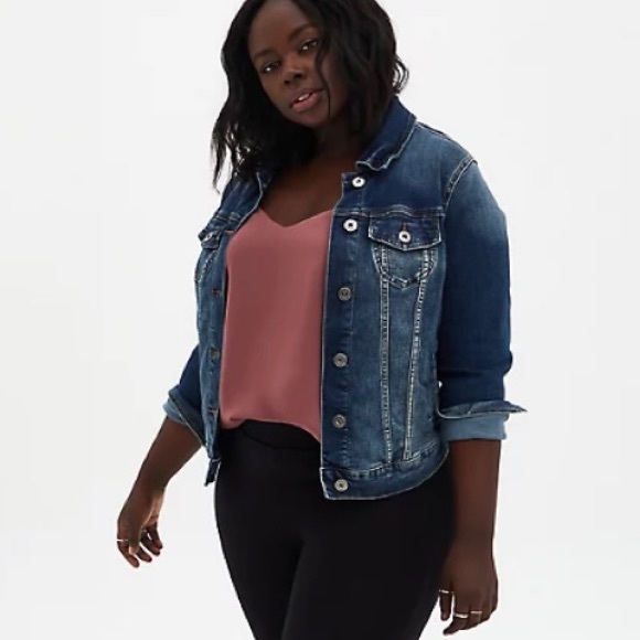 Torrid dark wash denim trucker jacket NWT size 5x - Picture 1 of 8